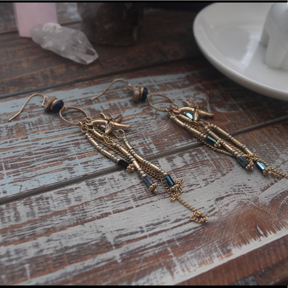 Gold Tone Starfish Earrings - Picture 6 of 9
